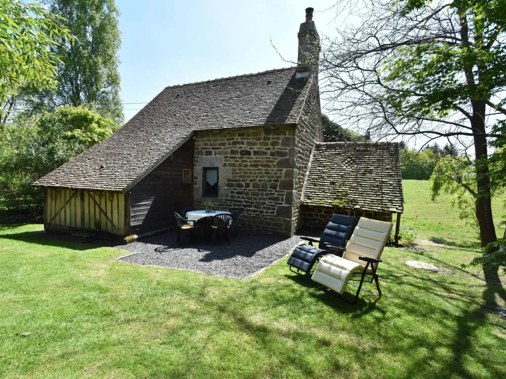 Cozy Holiday Home in Ceauce near Lake - Photo 1