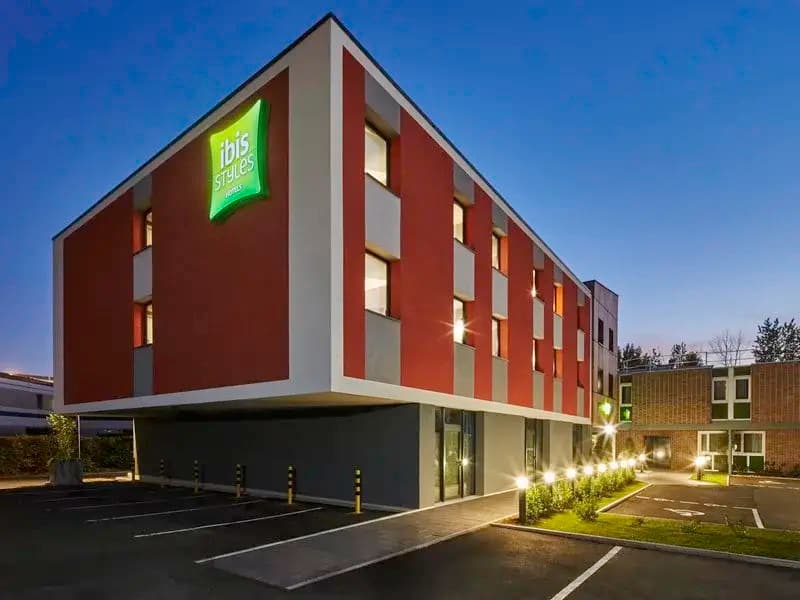 ibis Styles Évry Lisses - Photo 1