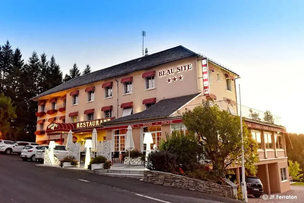 Hôtel Beau Site - Photo 1