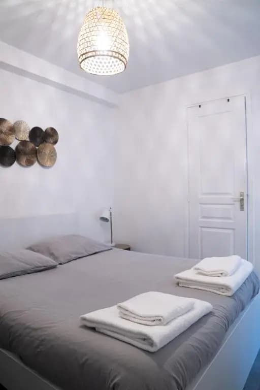 Apart By Jo - Photo 1