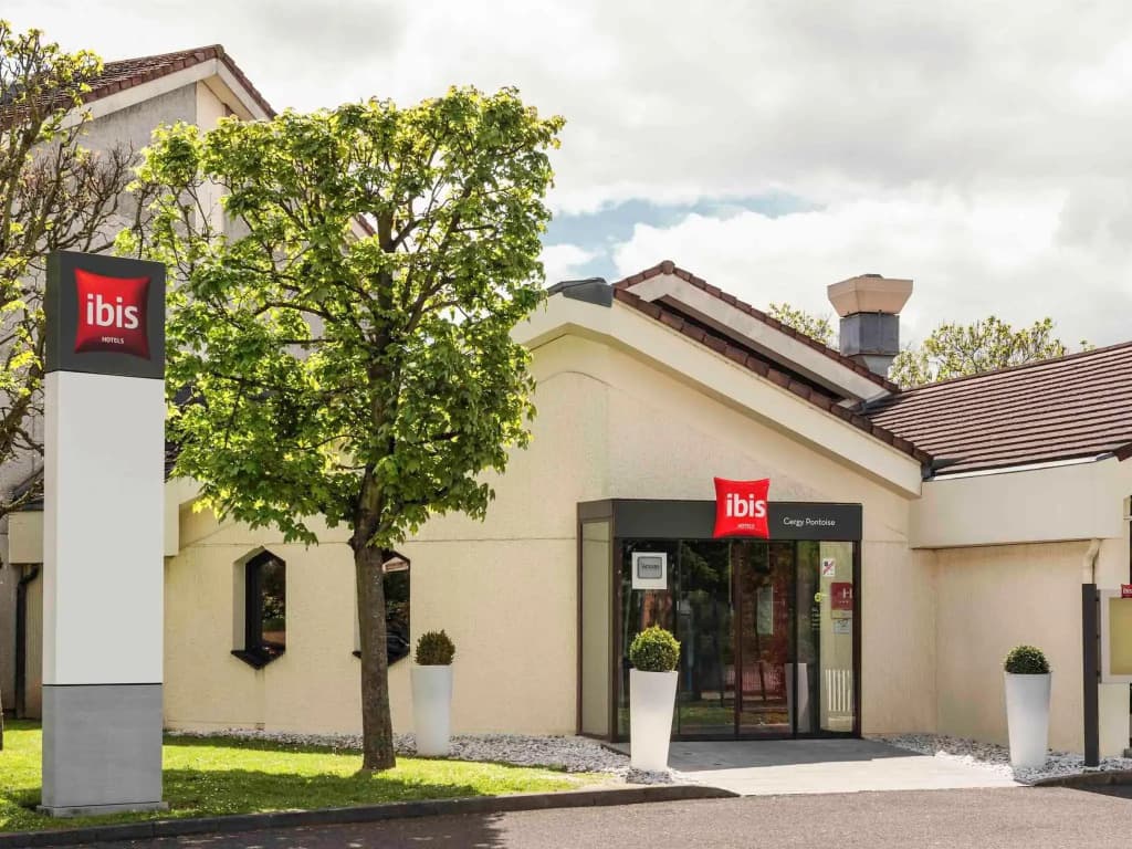 ibis Cergy Pontoise Le Port - Photo 1