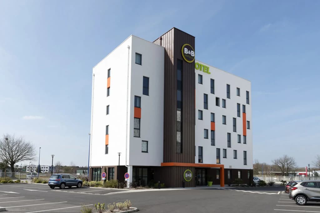 B&B HOTEL La Roche-sur-Yon - Photo 1