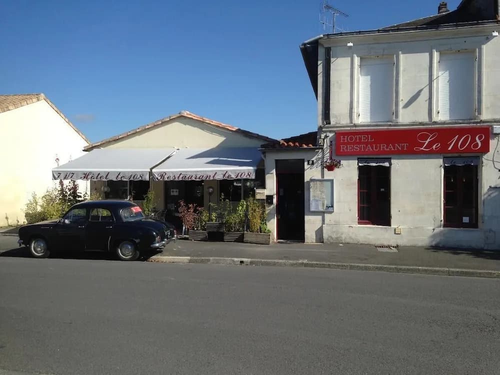 Hotel Restaurant Le 108 - Photo 1