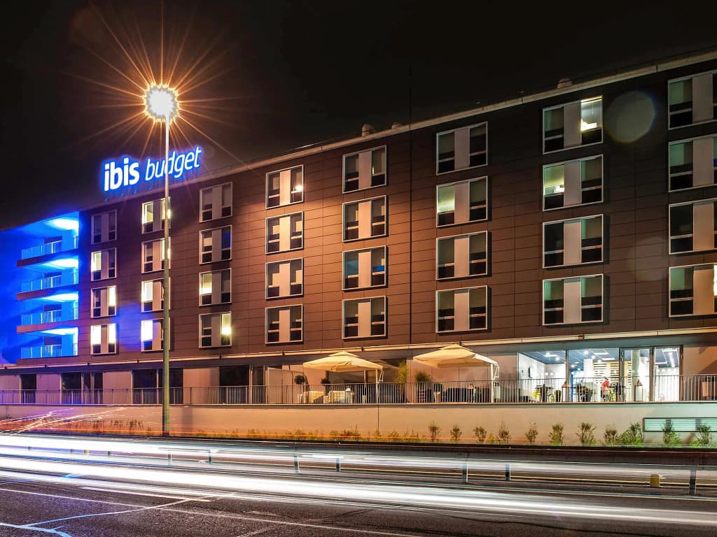 ibis budget Bezons Rives de Seine - Photo 1