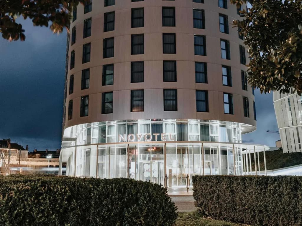 Novotel Angers Centre Gare - Photo 1