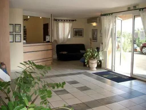 Brit Hotel Clermont-lʼHerault - Photo 1