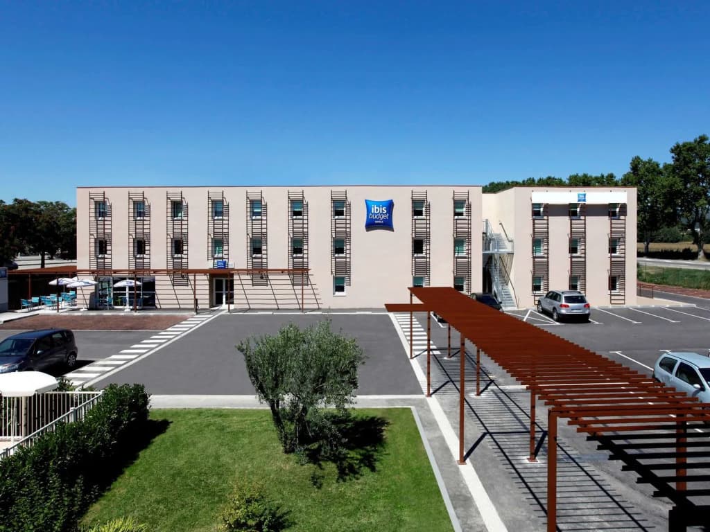 ibis budget Manosque Cadarache - Photo 1
