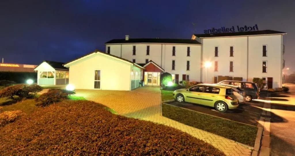 B Hotel Troyes Aéroport - Photo 1