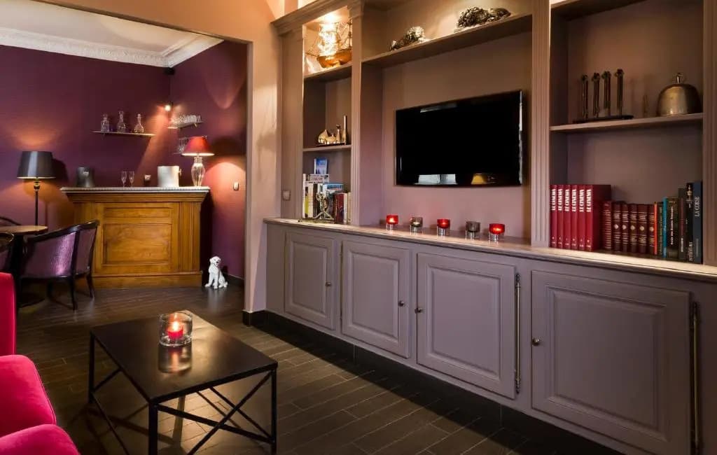 Hôtel Donjon Vincennes - Photo 1