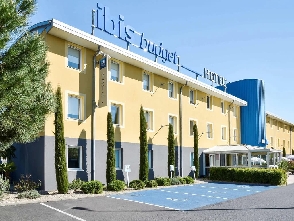 ibis budget Issoire - Photo 1