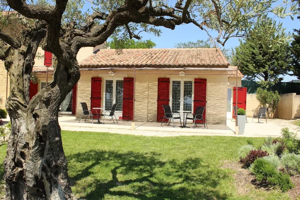 Mas du Tilleul - Photo 1