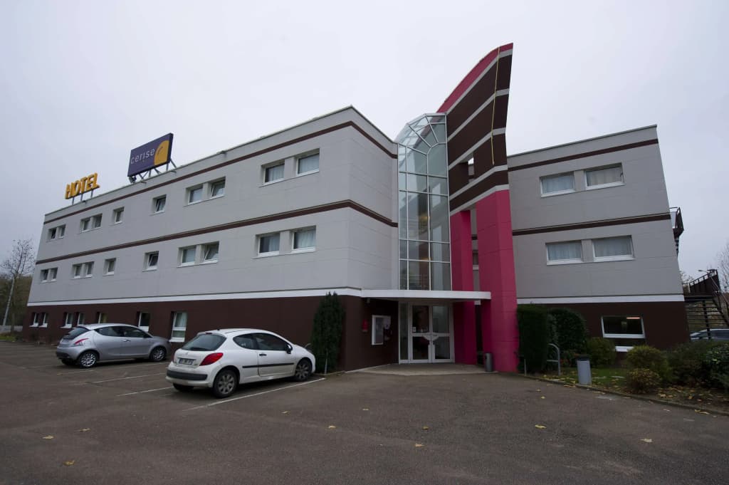 Cerise Auxerre - Photo 1