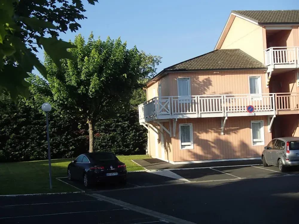 Brit Hotel Essentiel Albi Parc des Expos - Photo 1