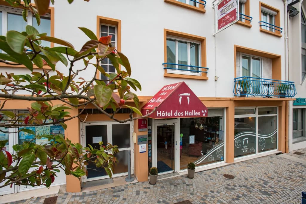 Brit Hotel Des Halles - Photo 1