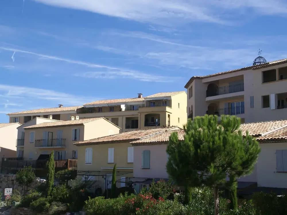 Charming Apartment in Mallemort with Swimming Pool - Photo 1