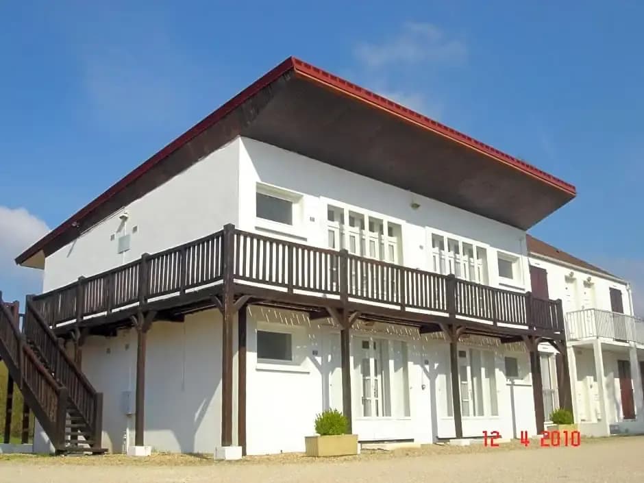 Motel des Bruyères - Photo 1