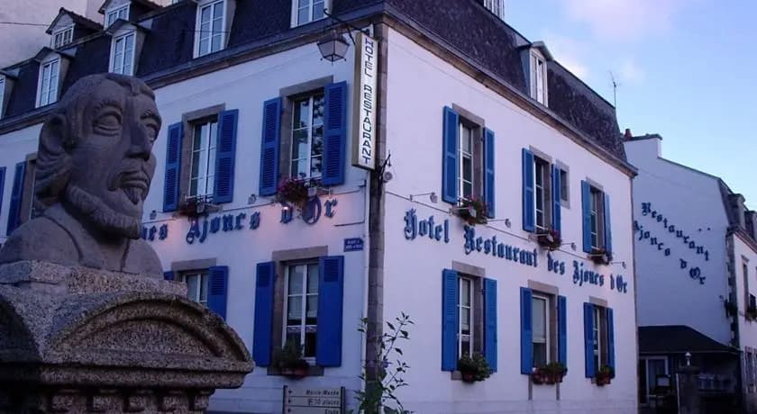 Hôtel - Restaurant Les Ajoncs D'Or - Photo 1