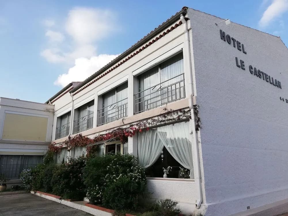 Hotel Le Castellan - Photo 1