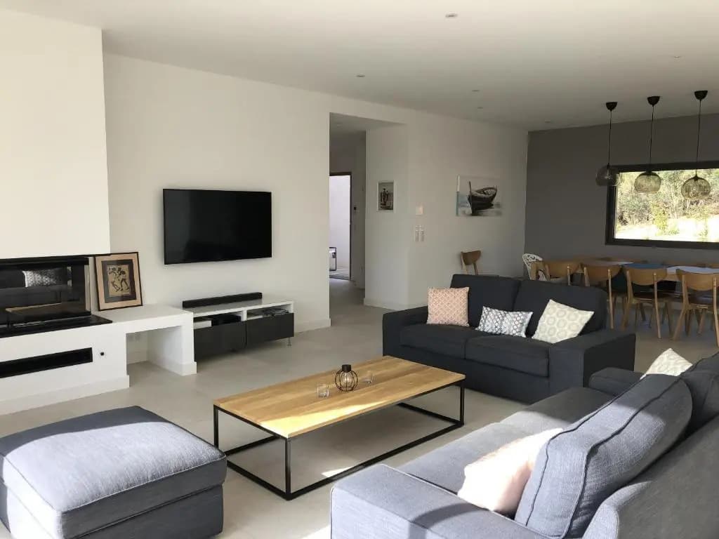 Splendide villa d'architecte vue sur la baie de Pinarellu - Photo 1