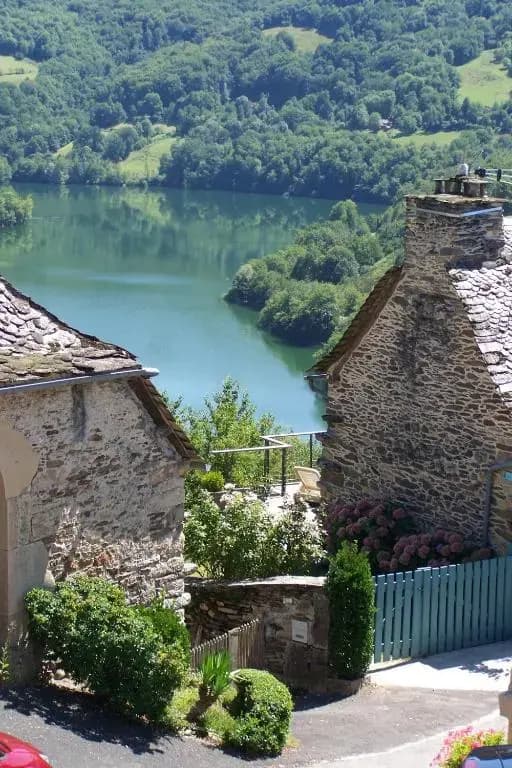 Les Hôtes du Lac - Photo 1