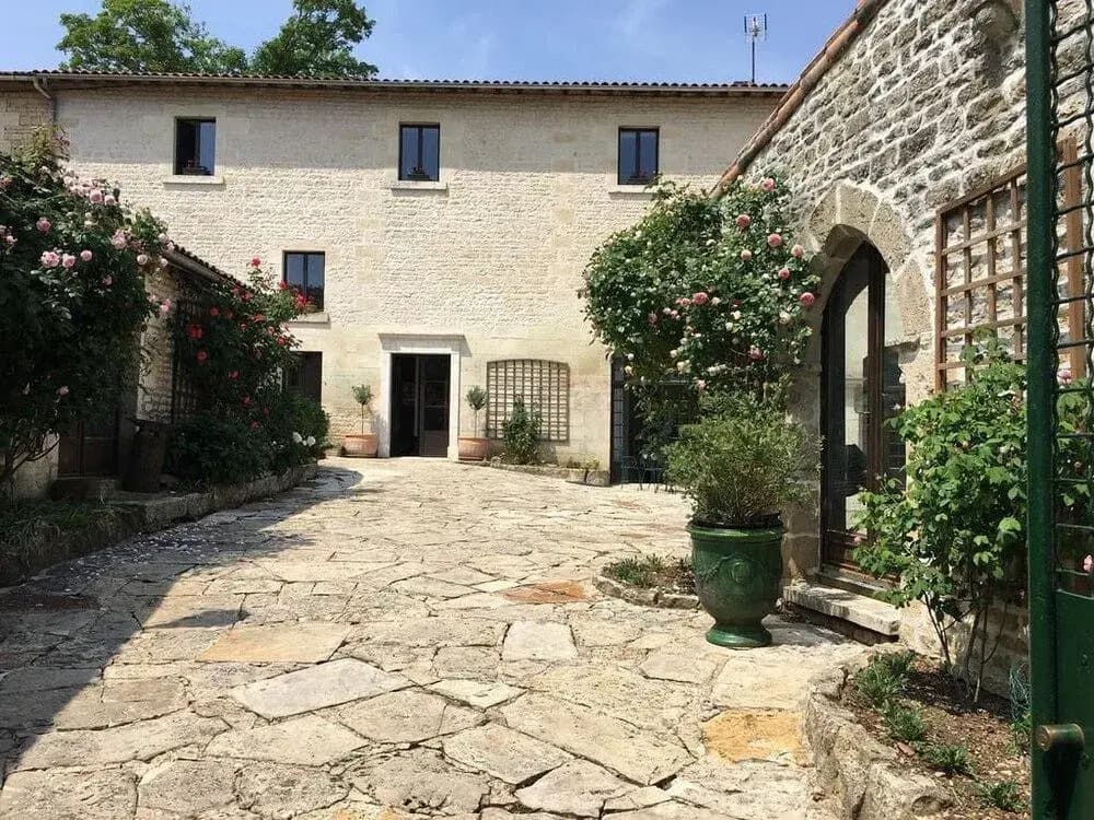 Logis de la Roche - Photo 1