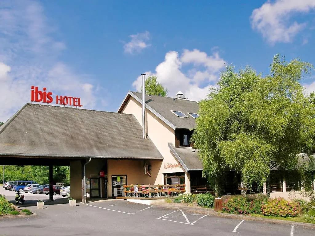 ibis Egletons - Photo 1