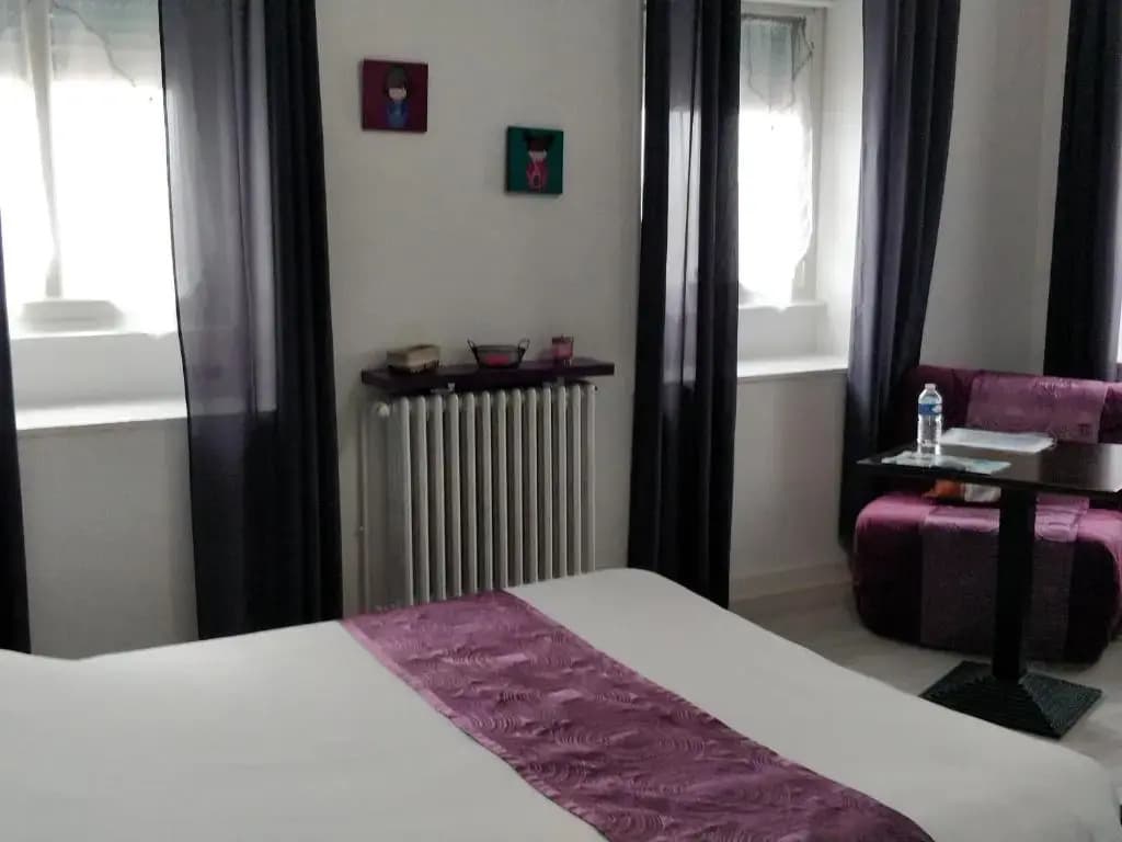 Hôtel Les grands voyageurs - Photo 1