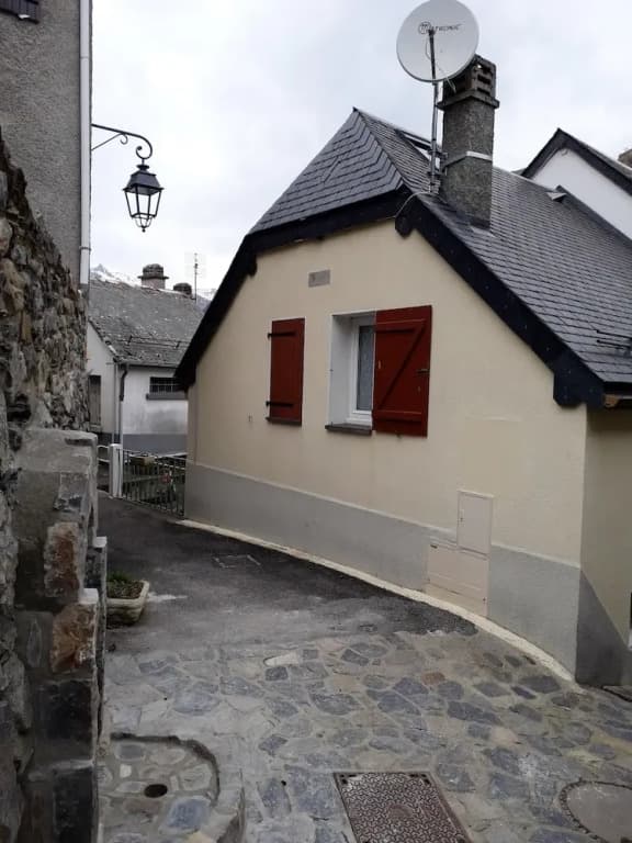 House with 2 Bedrooms in Betpouey, with Wonderful Mountain View And Furnished Garden - 8 Km From the Slopes - Photo 1