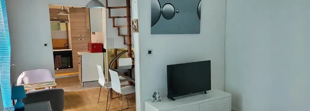 Grande et petite maison sur 360m2 de jardin clos sans vis à vis - Photo 1