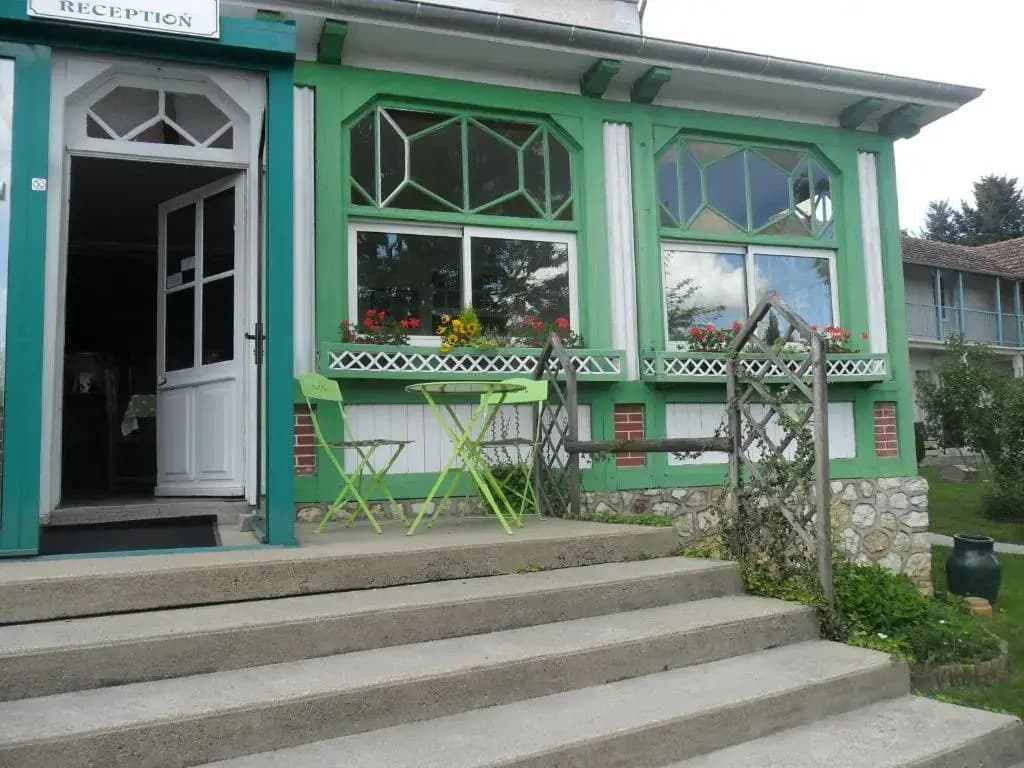 Hotel La Buissonniere - Photo 1