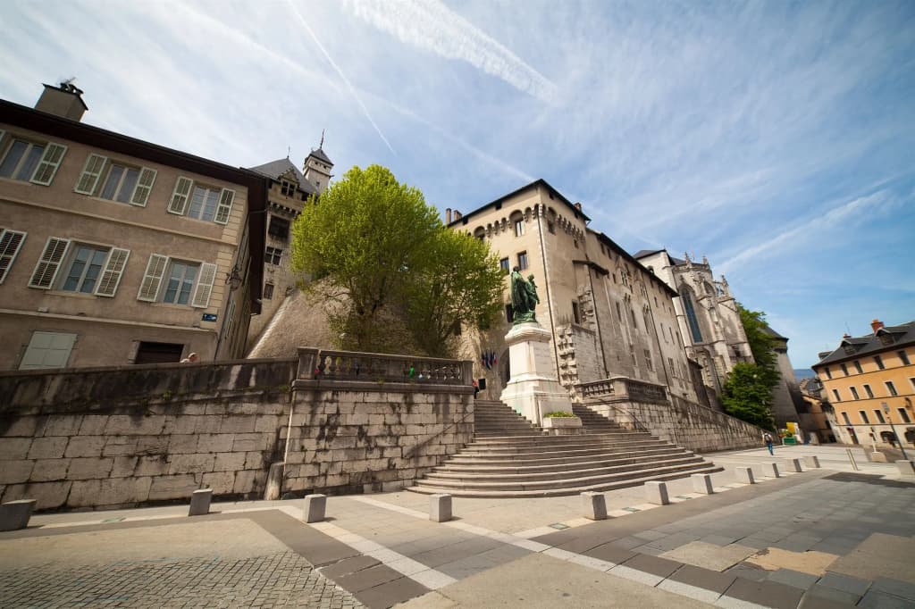 Hôtel des Princes – Chambéry Centre - Photo 1