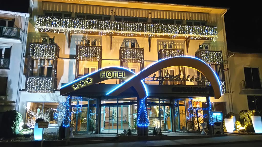 Hôtel Les Vallées - Photo 1