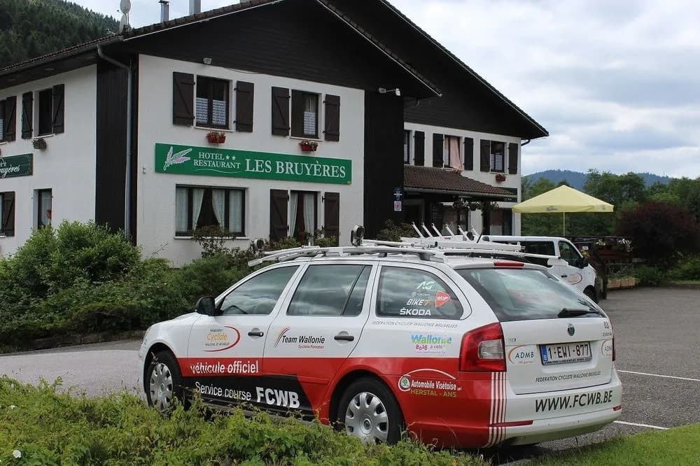 Hôtel Restaurant les Bruyères - Photo 1