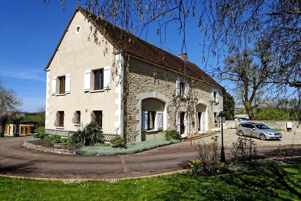 Les Bordes - Photo 1