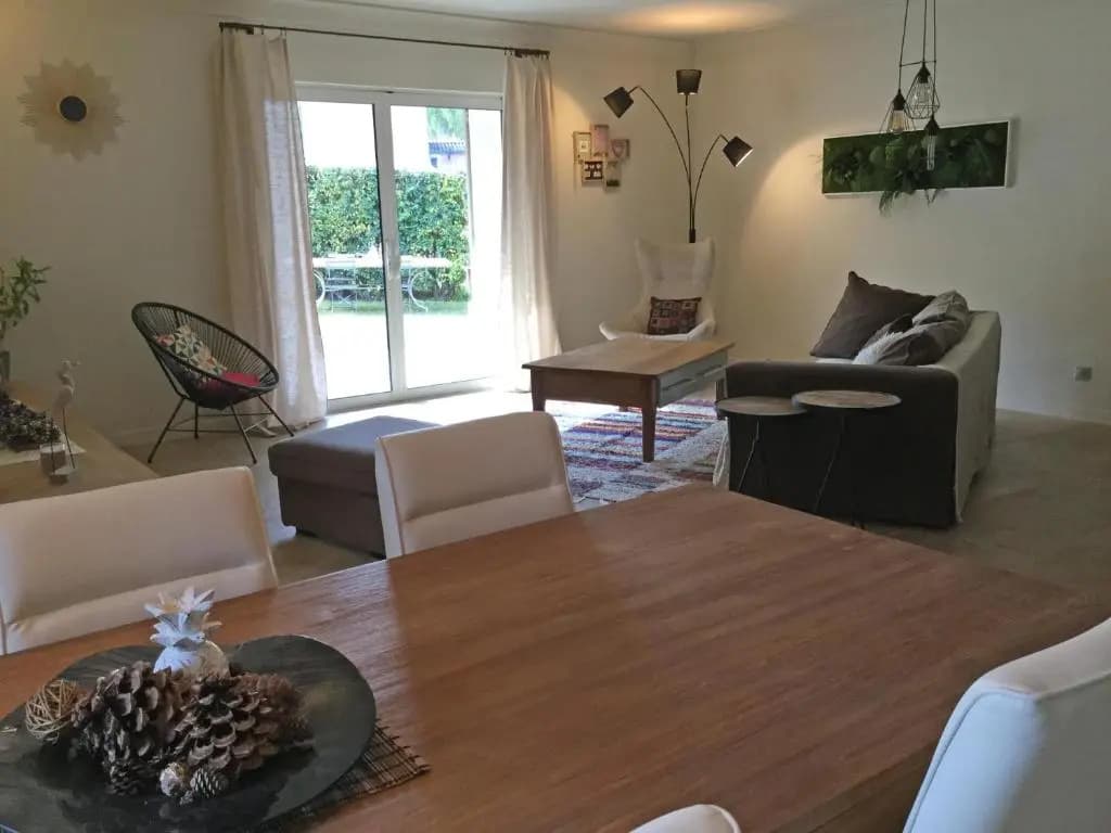 Superbe maison familiale avec piscine privée au pied du Mont Ventoux, jolie vue sur le village du Beaucet, 8 personnes, LS...