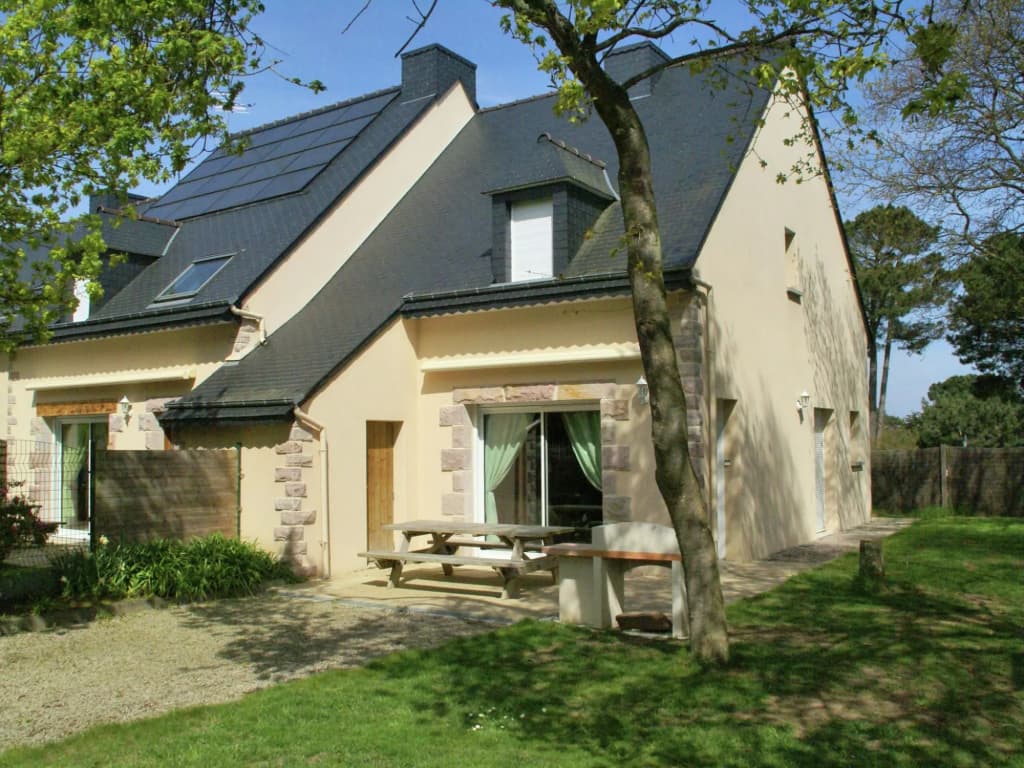 Comfortable holiday home in Brittany near the sea - Photo 1