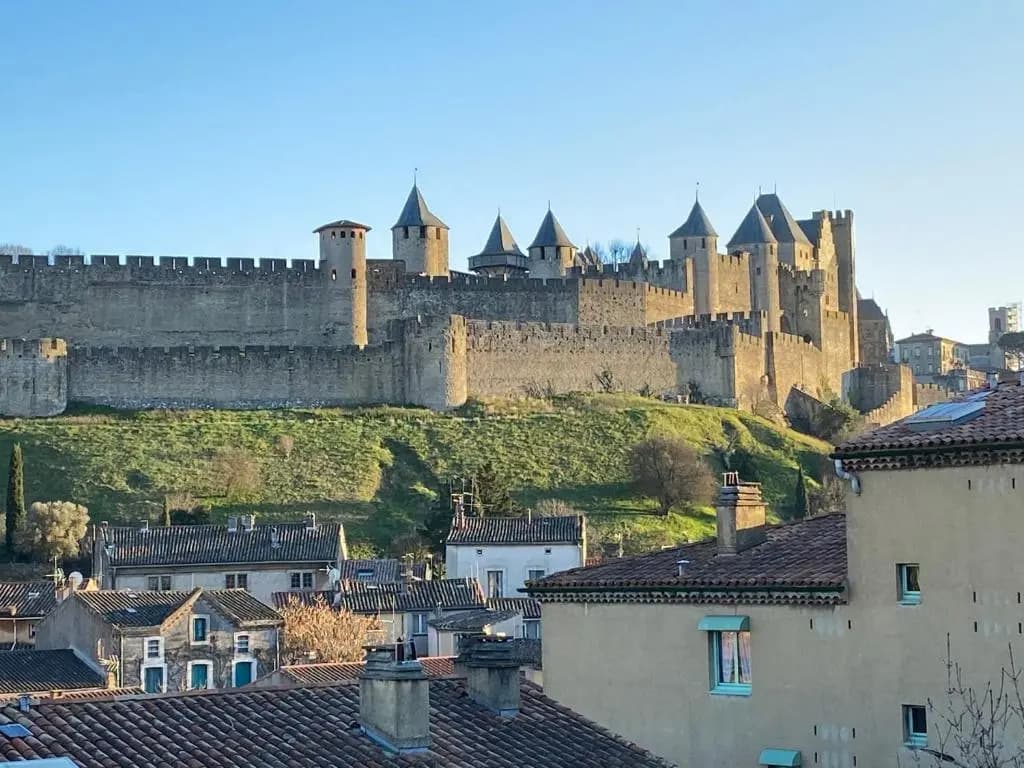 Demeure Saint Louis, Cité 10mn à pieds, PARKING Privé, BORNES 7,2 KW, AC, FULL WIFI - Photo 1