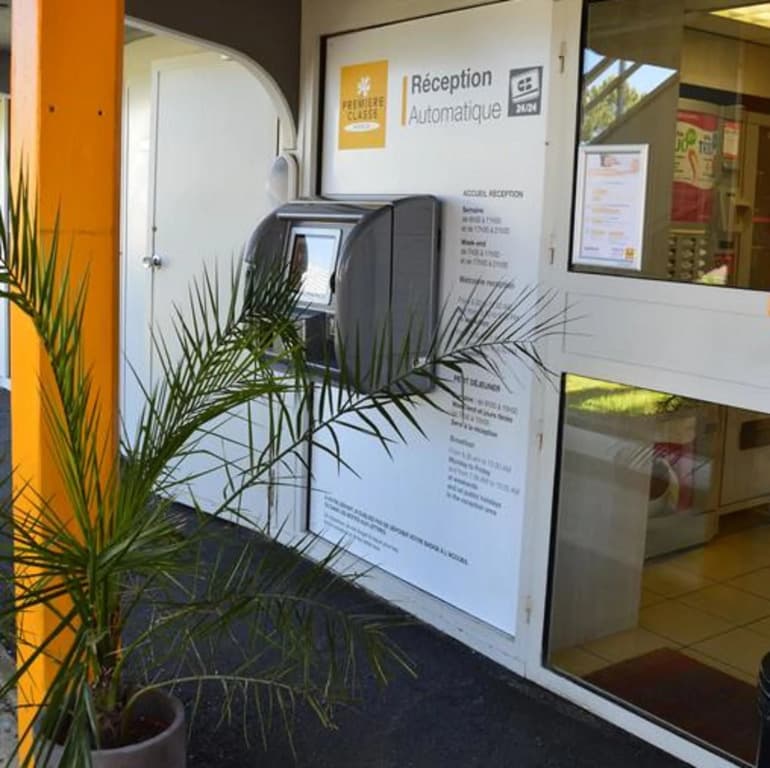 Premiere Classe Bordeaux Sud - Villenave d'Ornon - Photo 1