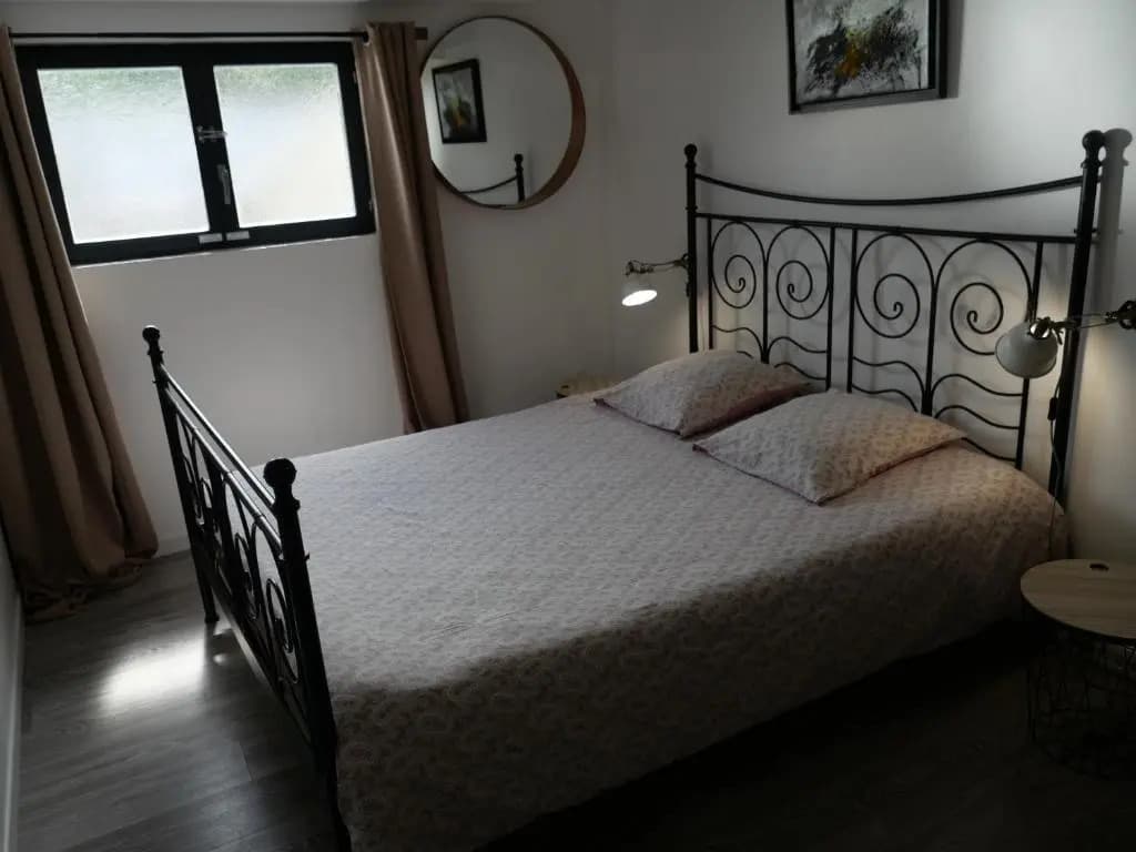 GITE DANINOU; meublé 3 chambres avec terrasse (1er étage du château) , salon et cuisine ouverte - Photo 1