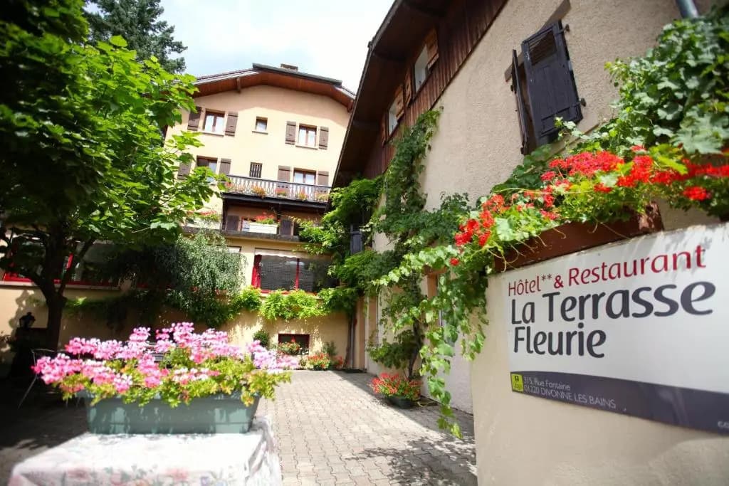 Logis Hôtel La Terrasse Fleurie - Photo 1