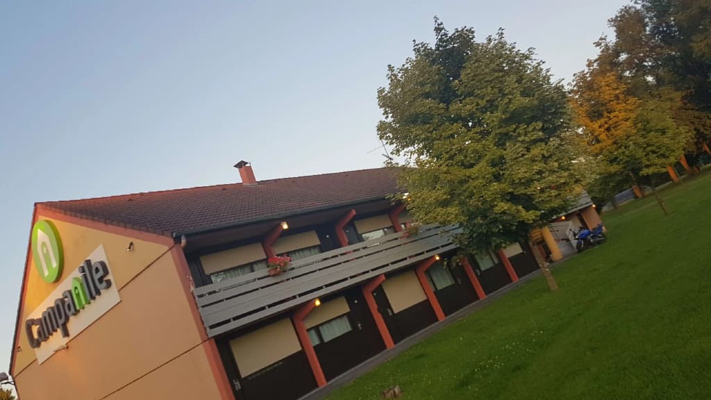 Campanile Maubeuge - Photo 1