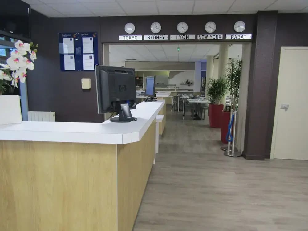 Comfort Hotel Aeroport Lyon St Exupery - Photo 1