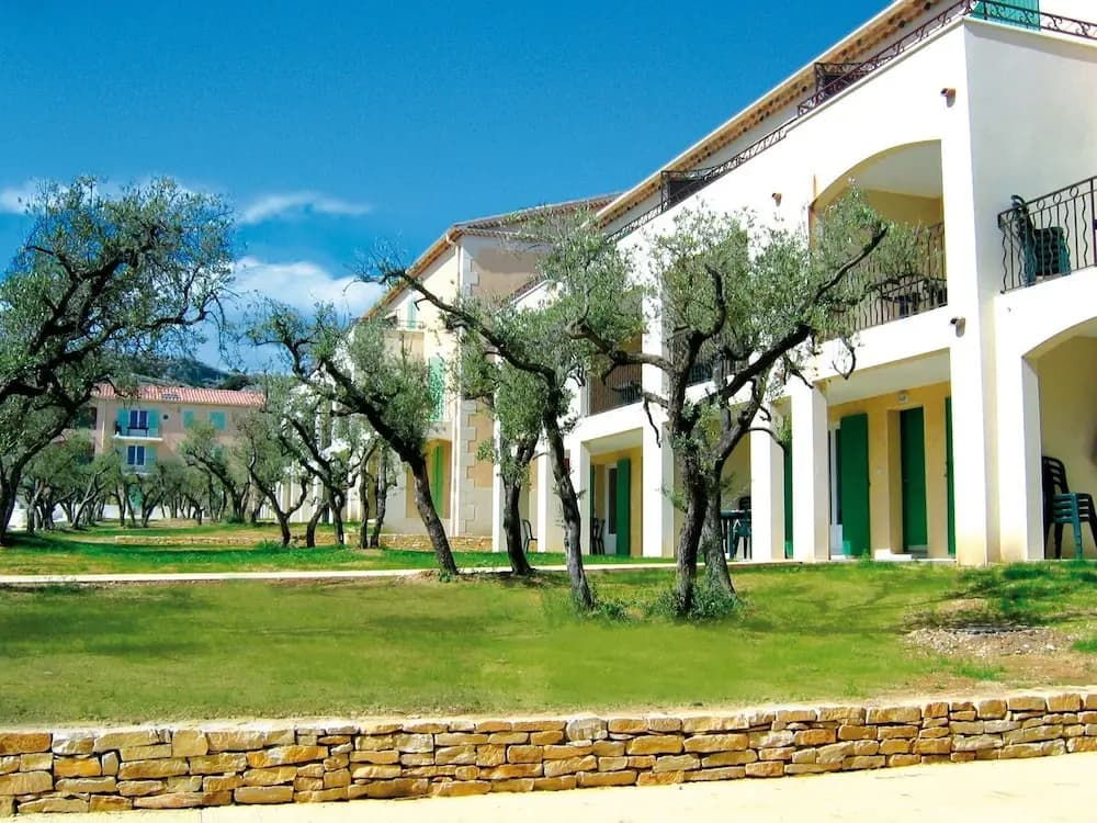 Apartment in Provencal Style in a Beautiful Landscape - Photo 1