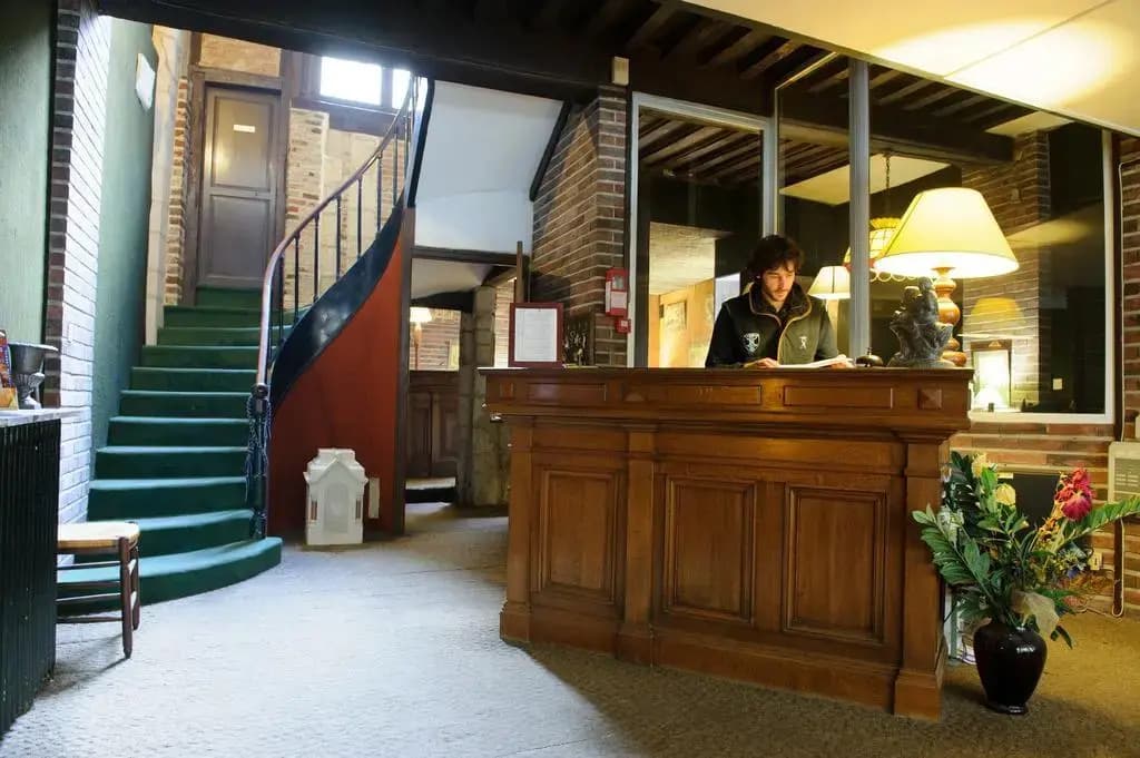 Hôtel Les Chevaliers - Photo 1