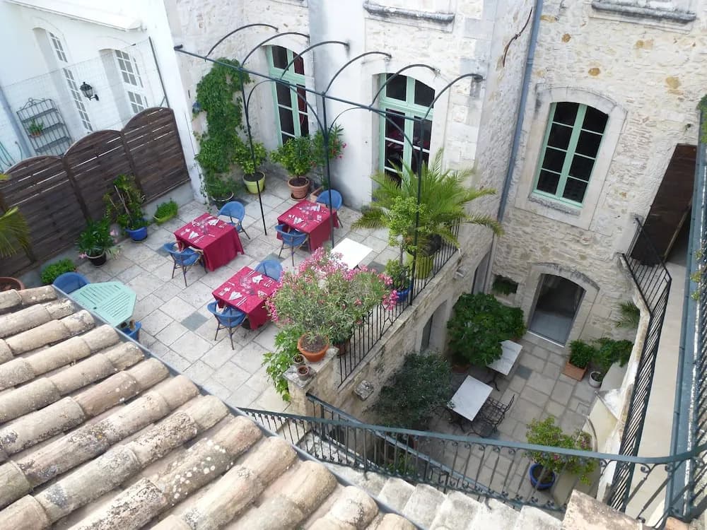 Hotel Coté Cour Chambres d'hotes - Photo 1