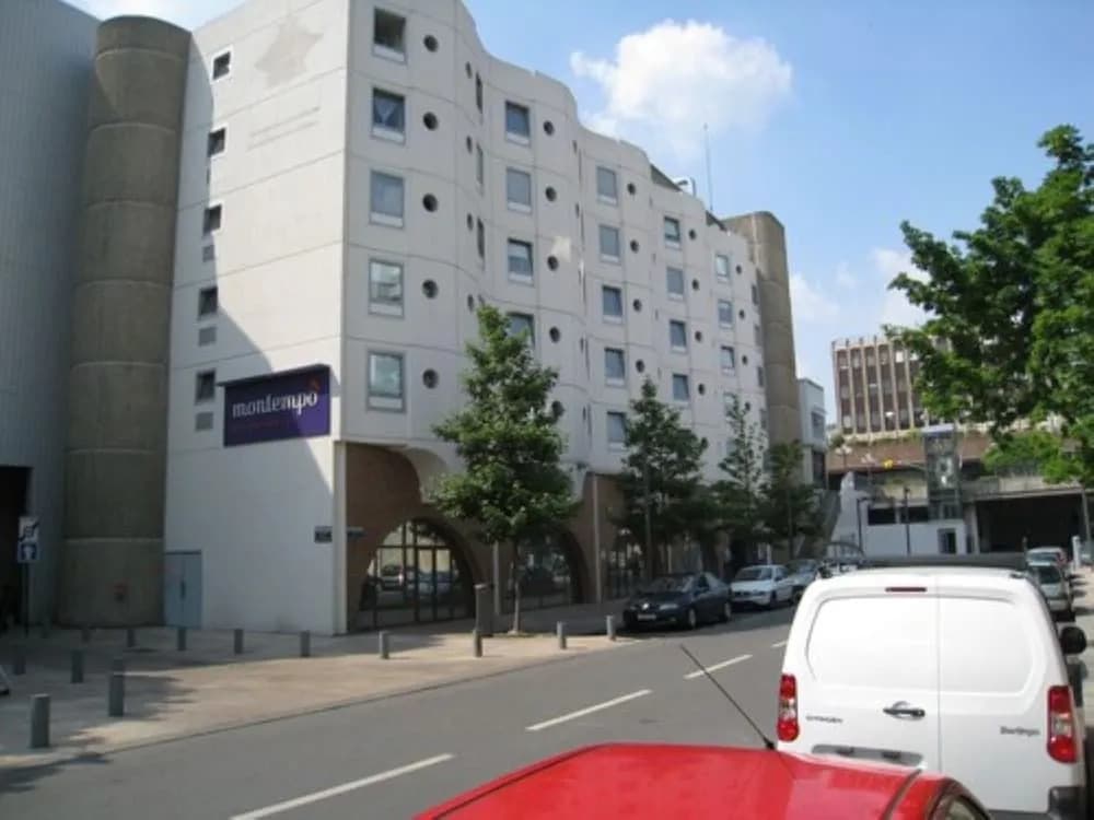 Montempô Apparthôtel Evry - Photo 1