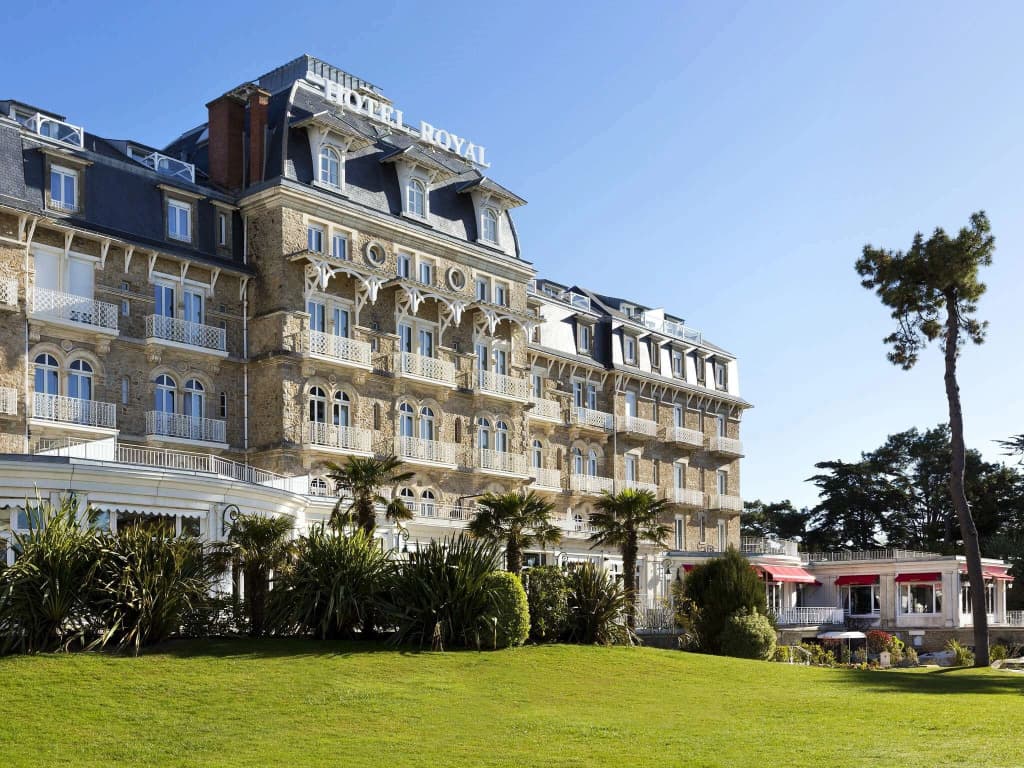 Hôtel Barrière Le Royal La Baule - Photo 1