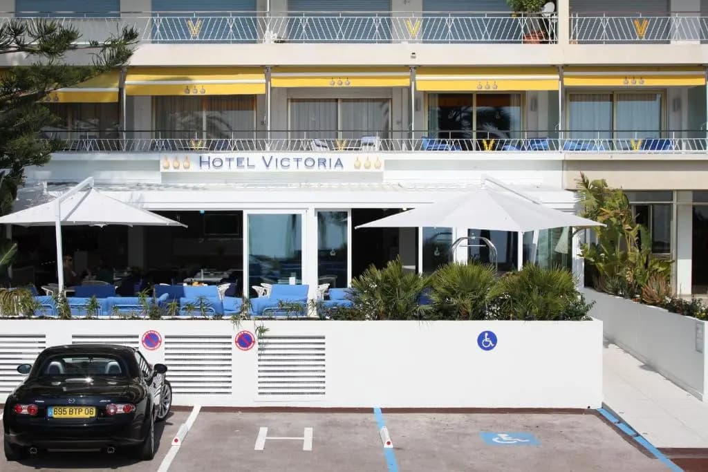 Hotel Victoria - Photo 1
