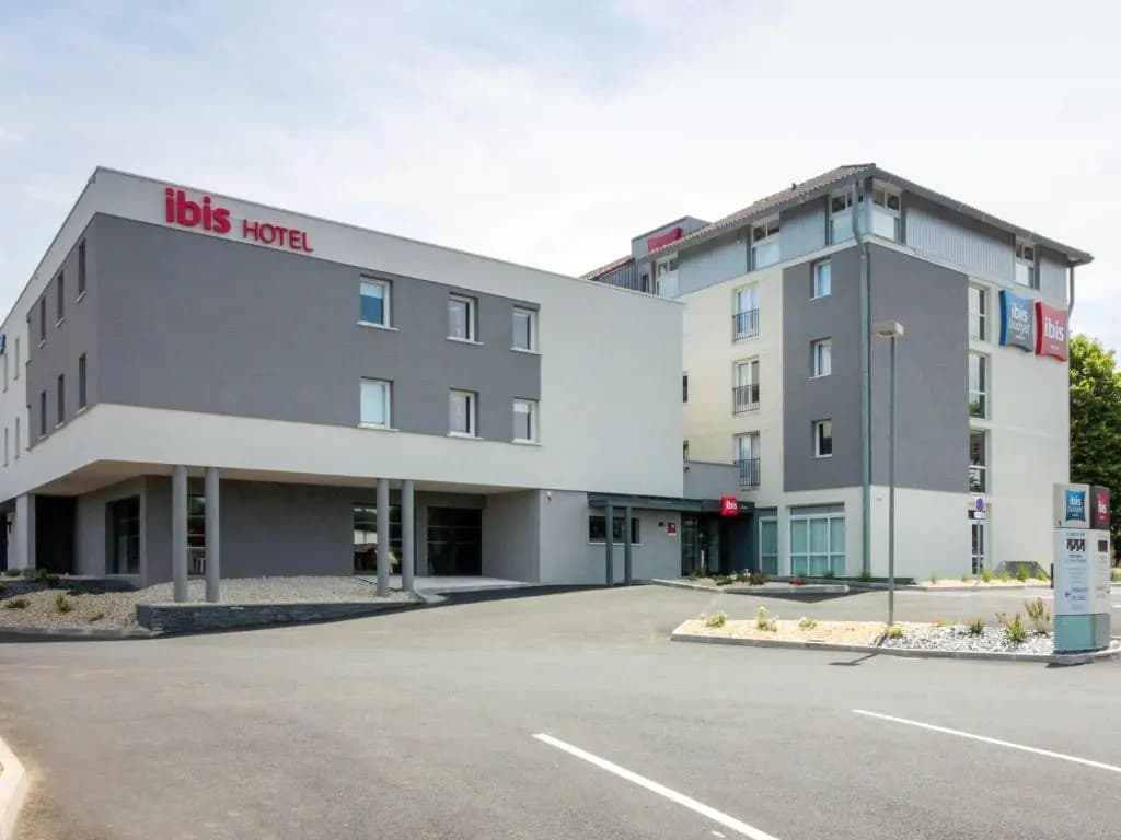 ibis Cahors - Photo 1