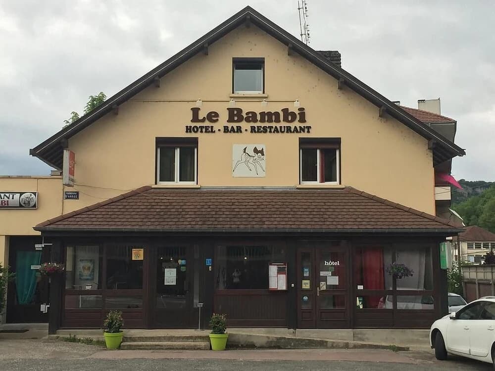 Hôtel Restaurant Le Bambi - Photo 1